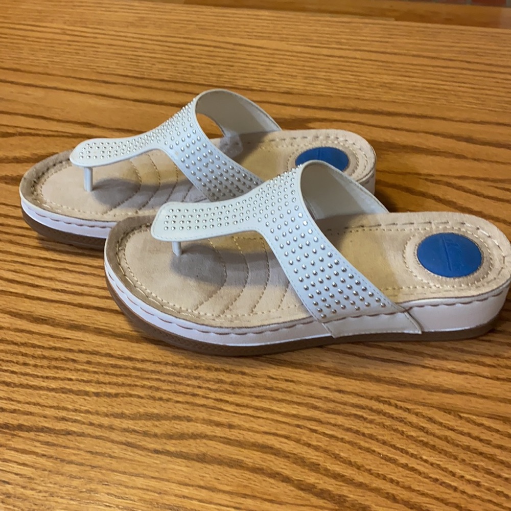 Cliffs sandals. - Picture 2 of 4